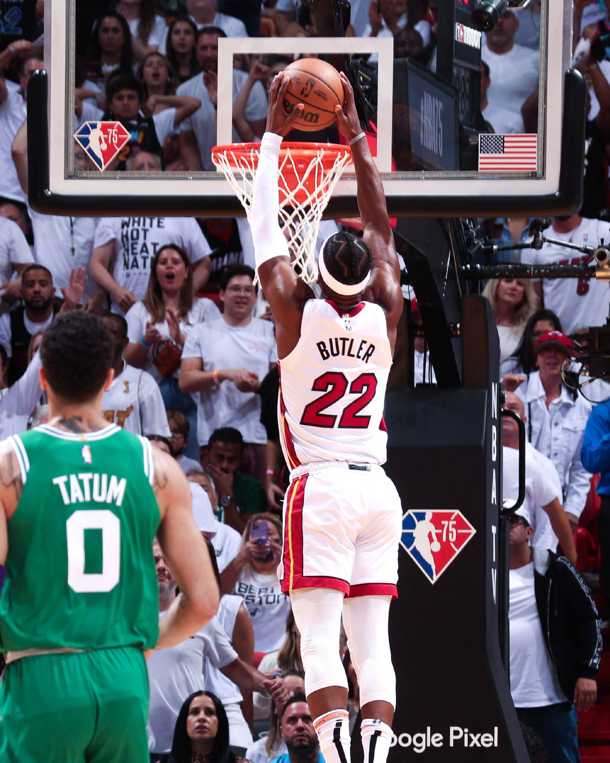 关于巴特勒连续二十场比赛得分超过逆转，TES挑战极限！的信息