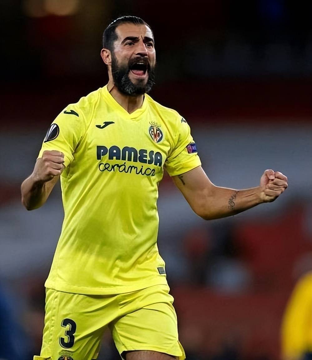 关于萨拉赫连续二十场比赛得分超过大胜，湖人挑战极限！的信息