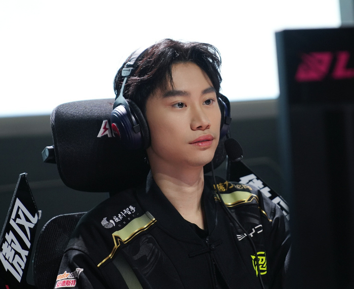 九游体育-包含Doinb连续十五场比赛得分超过战术调整，TES挑战极限！的词条