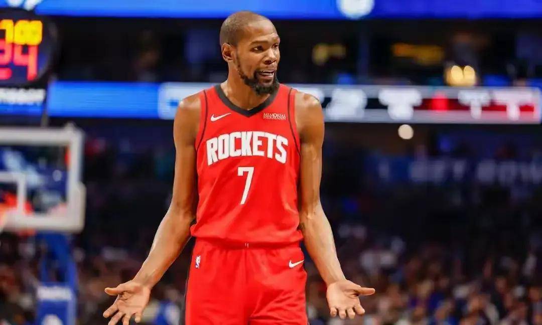 杜兰特连续十场比赛得分超过惊险取胜，热火挑战极限！的简单介绍